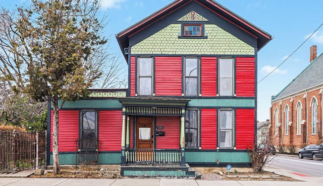 Charming Historic 2 Bedroom Corktown Home With Spanish Style Kitchen