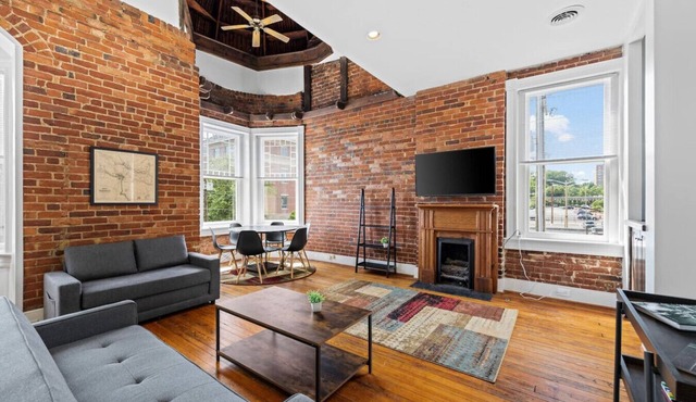 Charming Historic 2 BR Near VCU