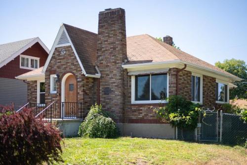 Charming Historic 4 bed -Nearby Eats, Brewery, Shops, Park