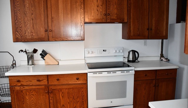Charming historic apartment 2 blocks from Iron Ore Heritage Trail