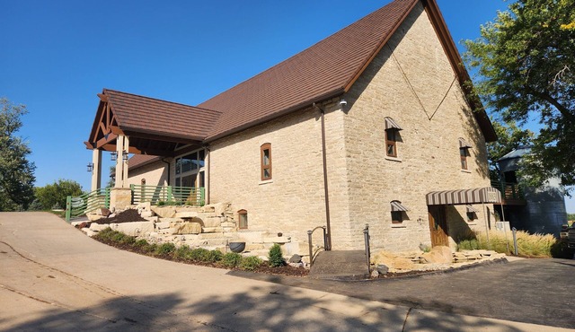 Charming historic barn with AC and WiFi in Plattsmouth