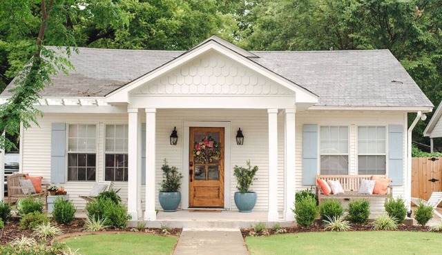 Charming Historic District Cottage Near Downtown