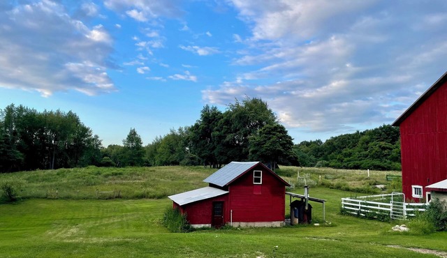 Charming Historic Farmhouse Near Lake Michigan & Inland Lakes
