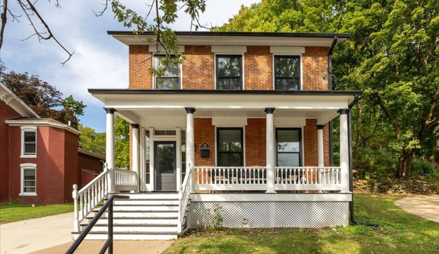Charming Historic Gem in the Heart of Galena!