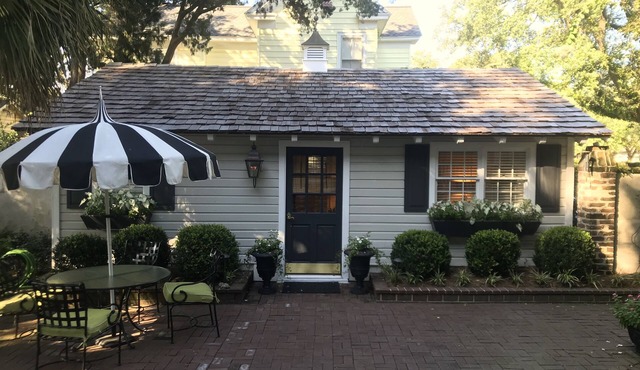 Charming Historic Guest House in the Heart of Town