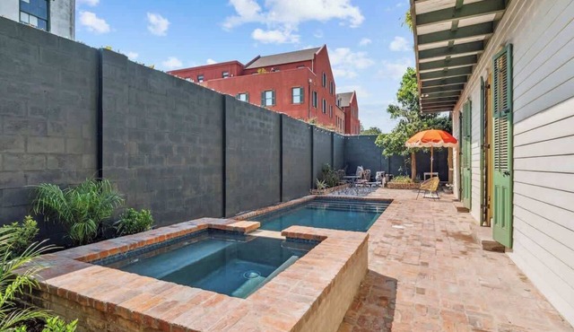 Charming Historic House w Heated Pool & Hot Tub 5 BR|3 BA