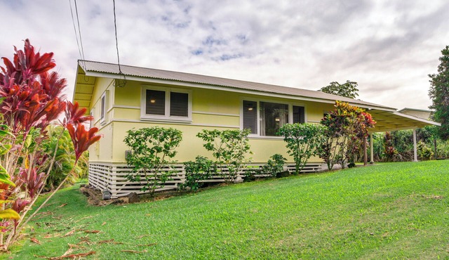 Charming Historic Hilo House – Minutes to Beach!