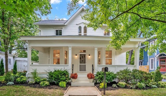 Charming Historic Home, Luxurious Remodel, Walk to Downtown, Tree-Lined Street