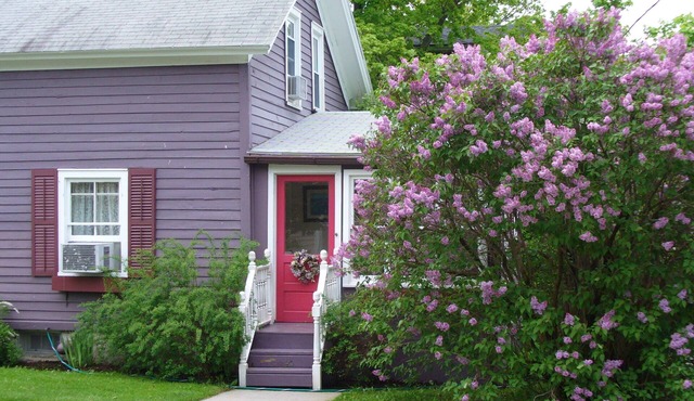 Charming Historic House 4 Blocks from Riverfront in Village of Clayton