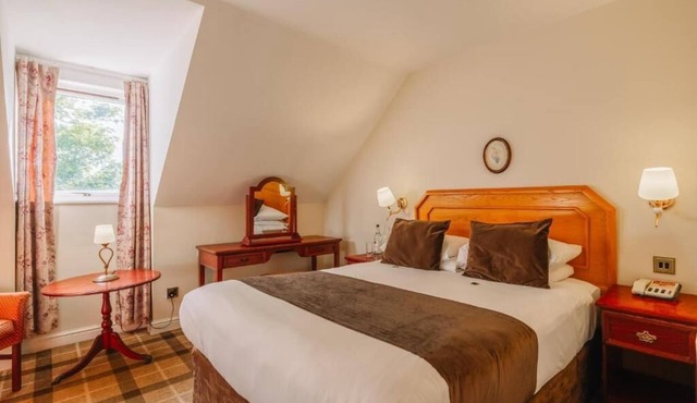 Charming Historic Ipswich Stay | Includes Spa Treatments, Sauna & Pool