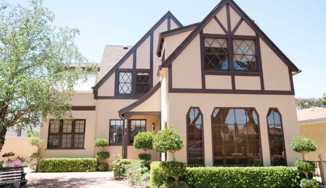 Charming Historic Lompoc Home. Central Coast Wine Country, Pet Friendly