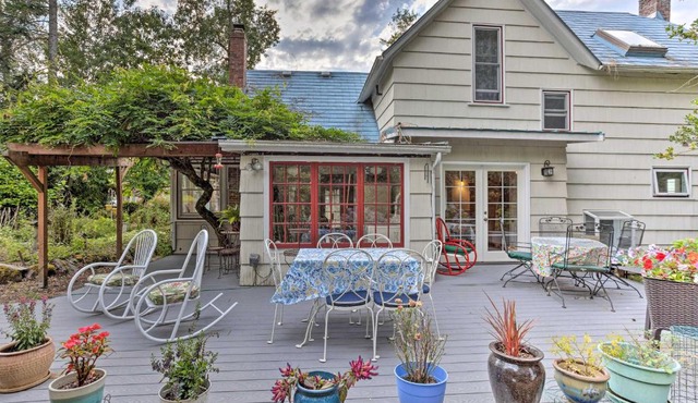 Charming Historic Retreat Near Poverty Bay!