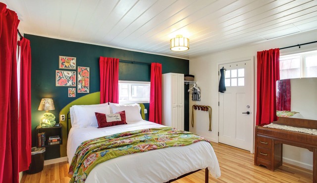 Charming & Historic! Spokane Apt Near Dtwn