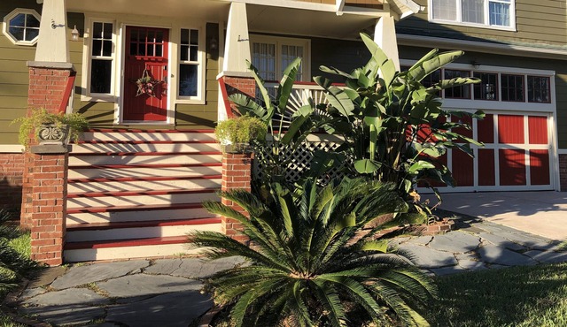 Charming historical pet friendly home near the bay