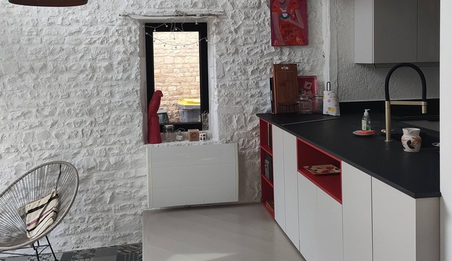 Charming house in the center of the village, small sunny garden