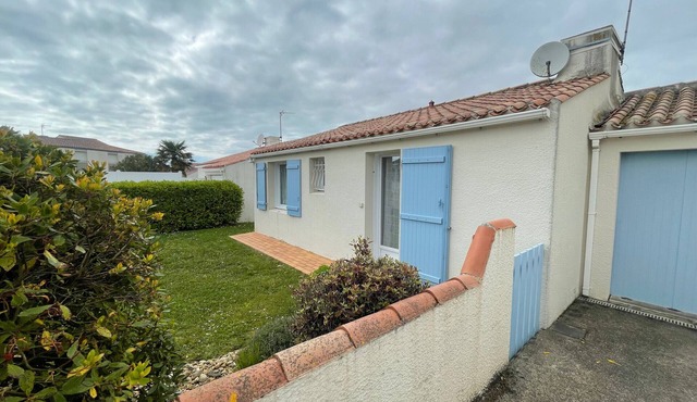 Charming House with Enclosed Garden, Terrace, Near Beach