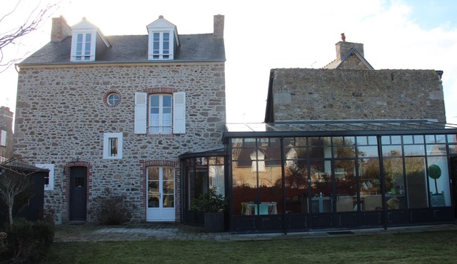 Charming house with high-end services, located 300 m from the beaches