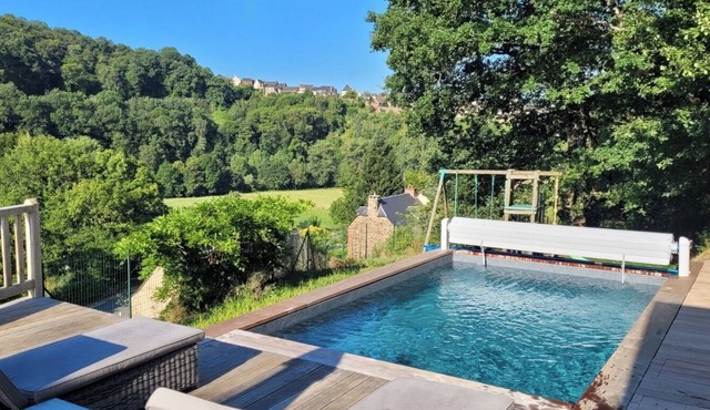 Charming house, swimming pool, terrace and superb view!