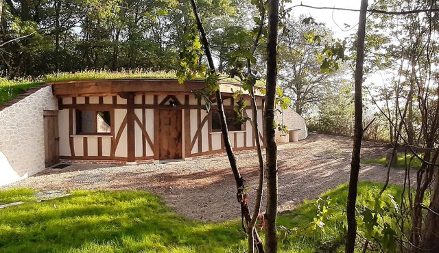 Charming Hobbit House in Nature, Near Château de Chambord, with Modern Comforts