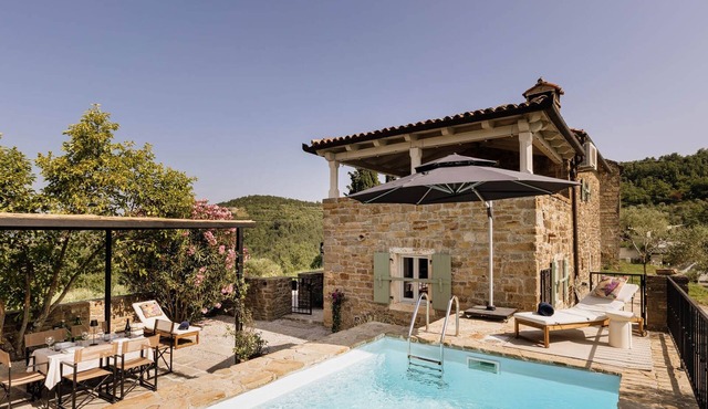 Charming Holiday Home for 4 with Private Pool and Amazing Views