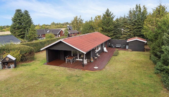 Charming holiday home in Marielyst