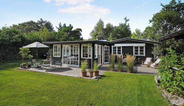 Charming holiday home close to a beautiful beach