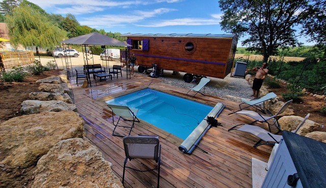 Charming Holiday Home in Journiac with Pool Access