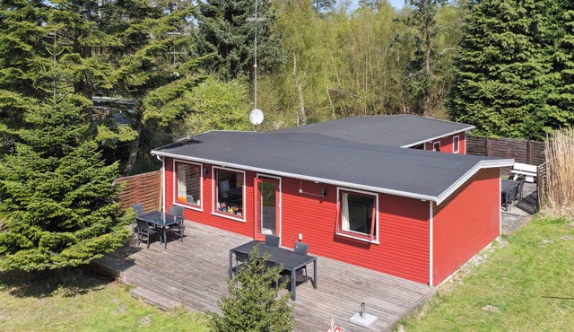 Charming holiday home in peaceful surroundings