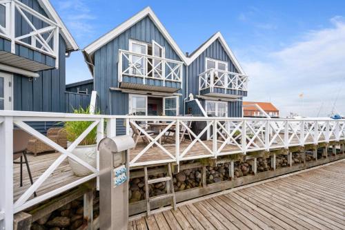 Charming Holiday Home Right At Grenaa Marina With Terraces Overlooking The Water Close To The Kattegat Centre, The Beach And Cosy Cafés