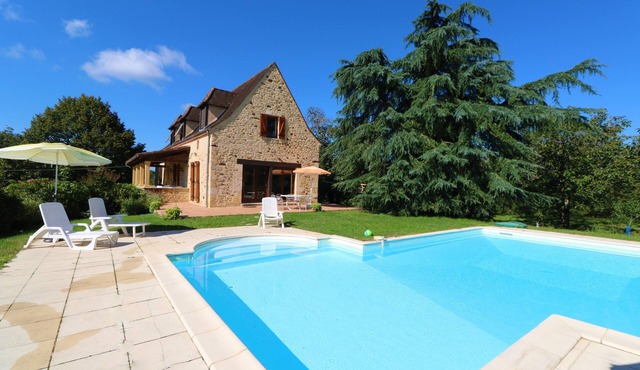 Charming holiday home with private pool set in a beautiful green area