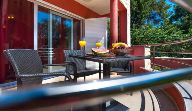 Charming holiday house, just 150 m meters from the pebble beach