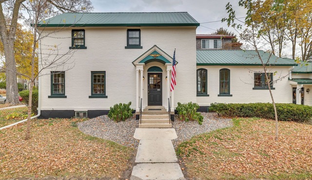 Charming Home: 3 Blocks to Winona State University