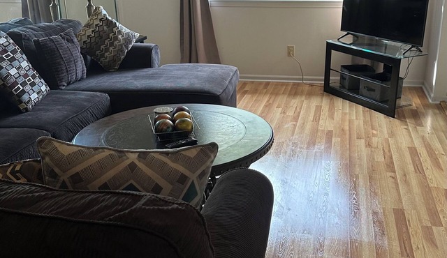 Charming home 5 minutes to Camp Lejeune and Beaches