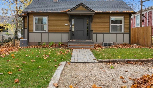 Charming Home Away From Home - Brand New Hot Tub, Nice Backyard.