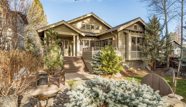 Charming home blocks from river, downtown and Mirror Pond