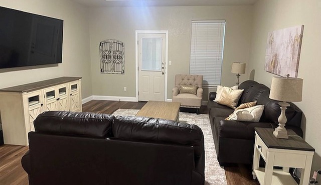 Charming Home btwn Historic Boerne&SanAntonio/FirepitTable/NEWBlackstone Griddle