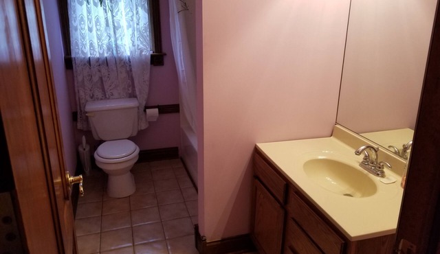 Charming Home for Your Taylor Swift Concert Weekend!