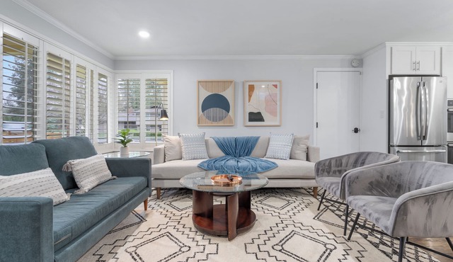 Charming Home in Bellevue – Near Downtown!