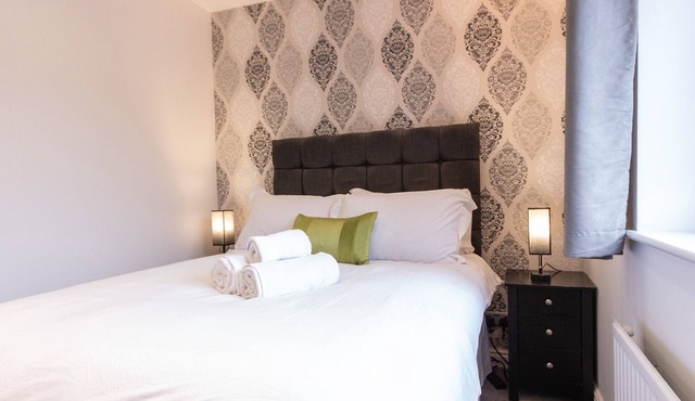 Charming Home in Bromsgrove: Perfect for Groups