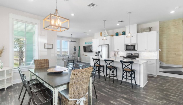 Charming Home in Cinnamon Shore w/Access to Many Resort-Like Amenities