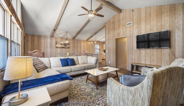Charming Home in Country Club Flagstaff with Views