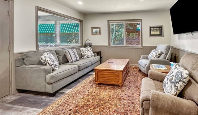 Charming Home in Donnelly close to Lake Cascade