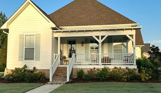 Charming home in Plein Air - Taylor, MS - Open Arkansas Weekend! Pet friendly