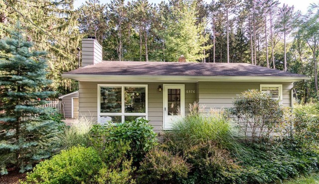 Charming home in the heart of Sawyer!