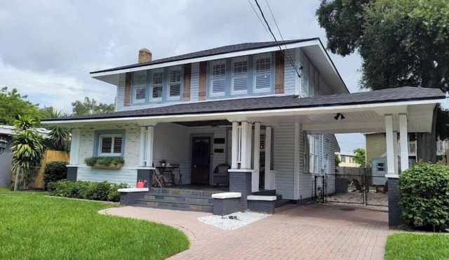 Charming home in the heart of South Tampa, two blocks from Bayshore with pool