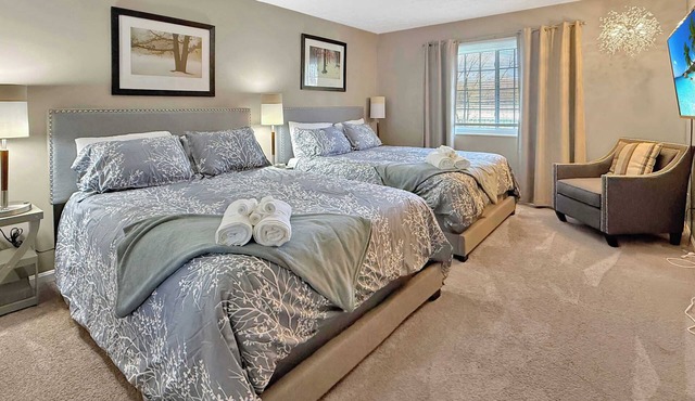 Charming Home Minutes from Portage Lakes