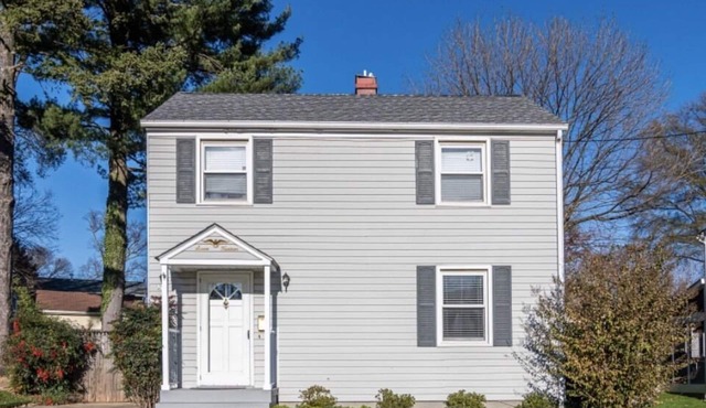 Charming Home Minutes from Downtown Rockville