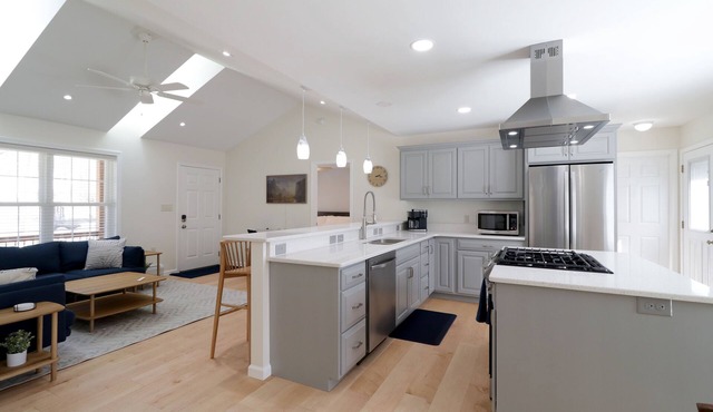 Charming home near PSU - built for memorable game days and family visits