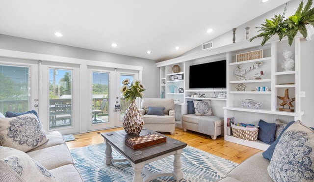 Charming Home Near Anna Maria Beach Pool+Games