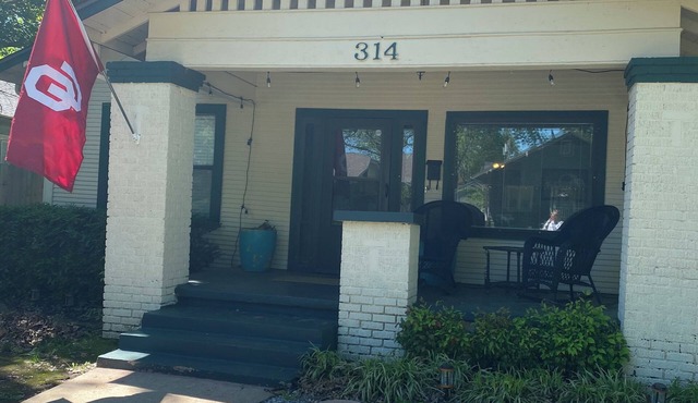Charming Home Near Campus & Downtown – Walk to OU!